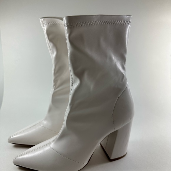 NastyGal White Pointed Toe 4” Heel Boots Socks Size 8.5 EU39 - Picture 2 of 9